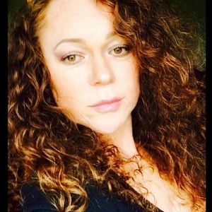 Meet your Posher, Alizabeth